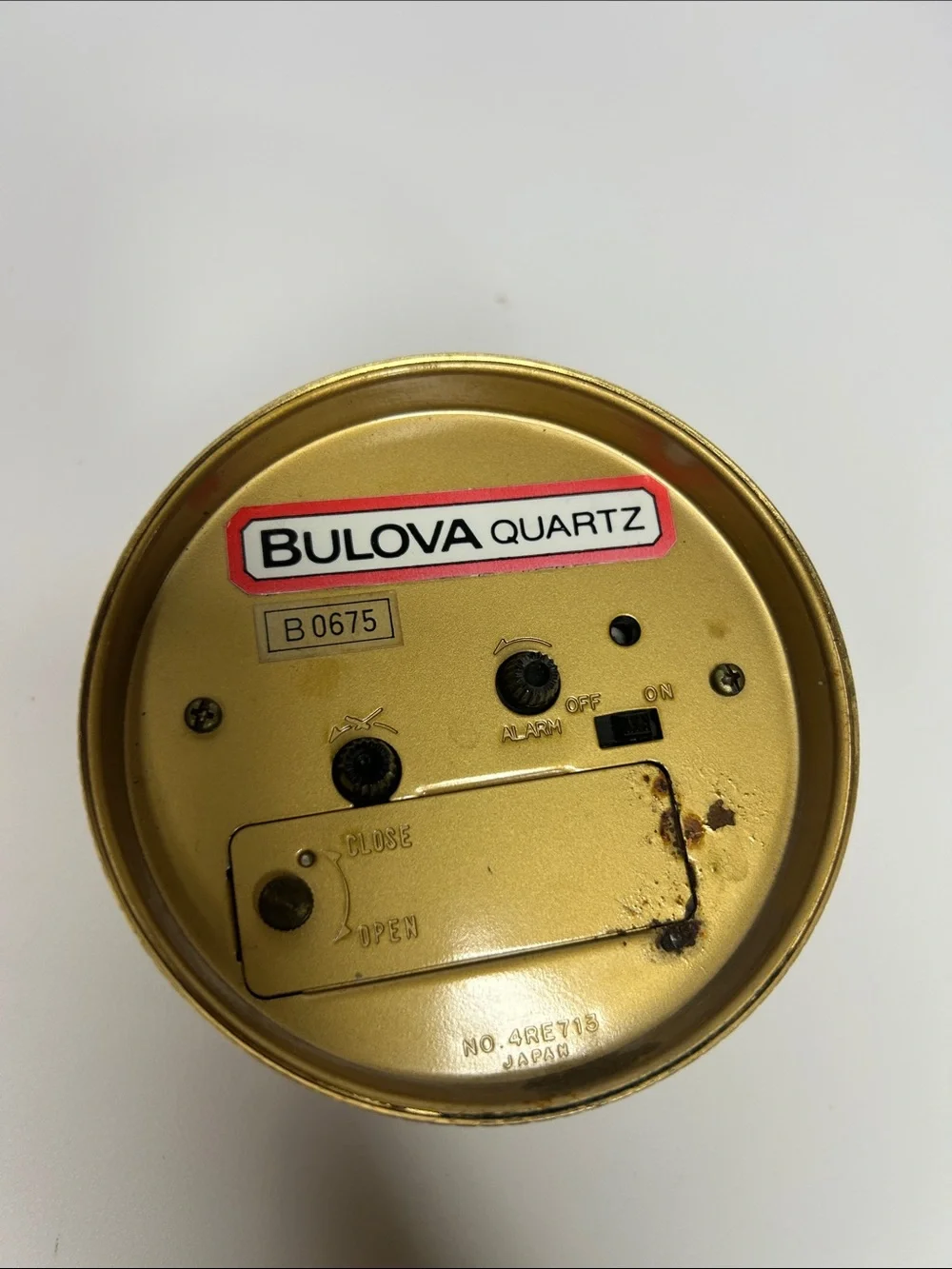 Vintage Bulova B0675 Liberty Gold Coin Quartz Alarm Clock – Tested & Working